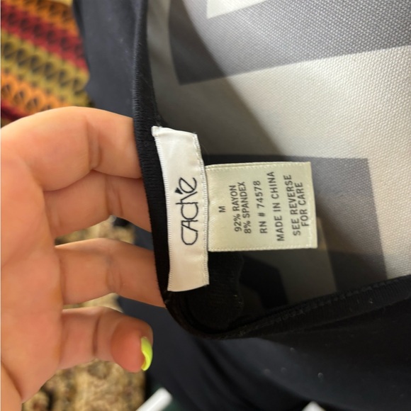 Cache Long Top - Picture 3 of 3